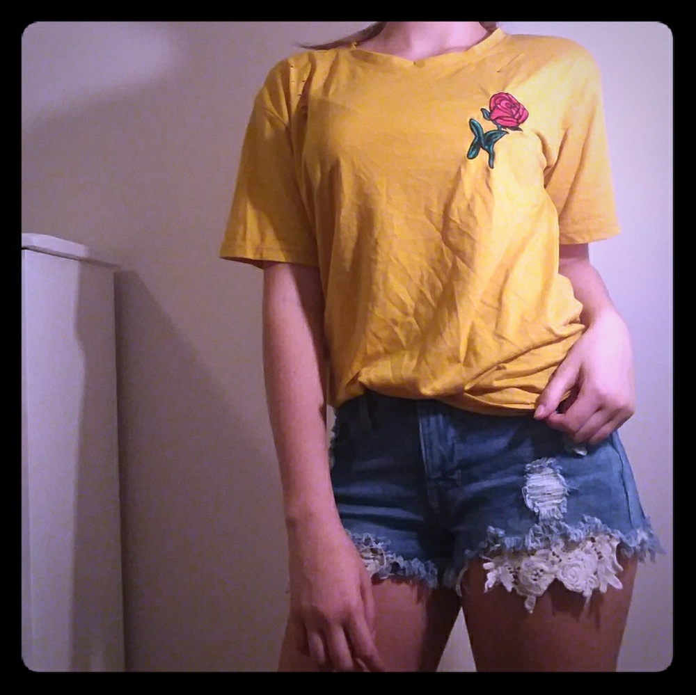 Mustard ripped t-shirt